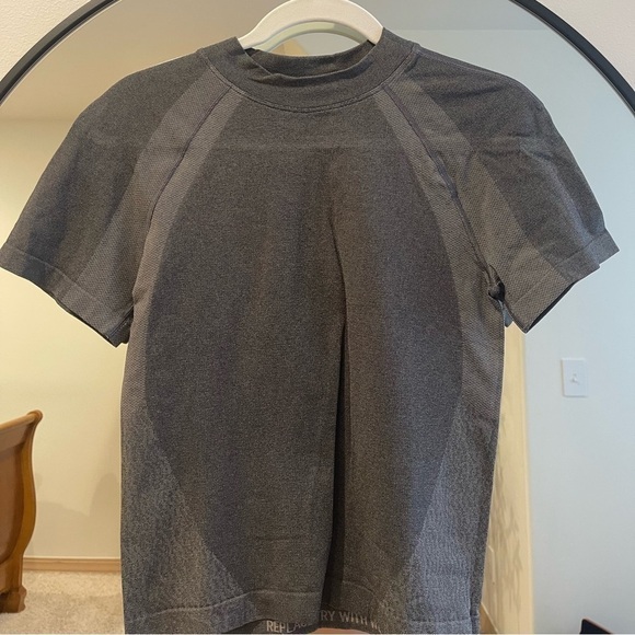 Lululemon Seamless Training Short Sleeve Swiftly Tech Shirt SIZE 10 - Picture 2 of 9